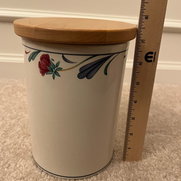 Lenox Poppies On Blue large canister with lid. - Picture 4 of 6